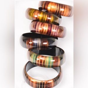 26086 Six Pack of Acrylic Stripes Bangle Bracelets Wholesale Lot Box
